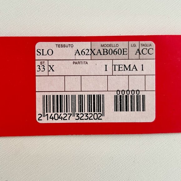 Valentino Garavani Metallic Leather Rockstud Pleated Bag - Picture 15 of 16